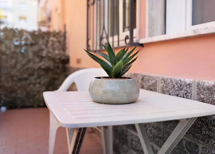 Victoria Fil Rouge Apartment