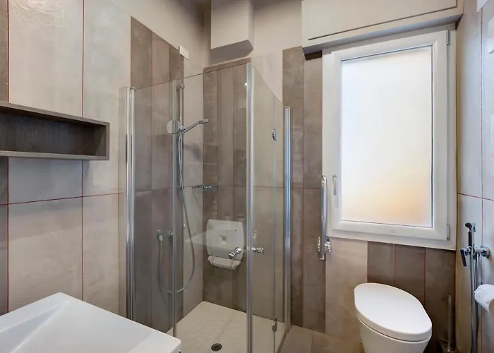 Victoria Fil Rouge Apartment